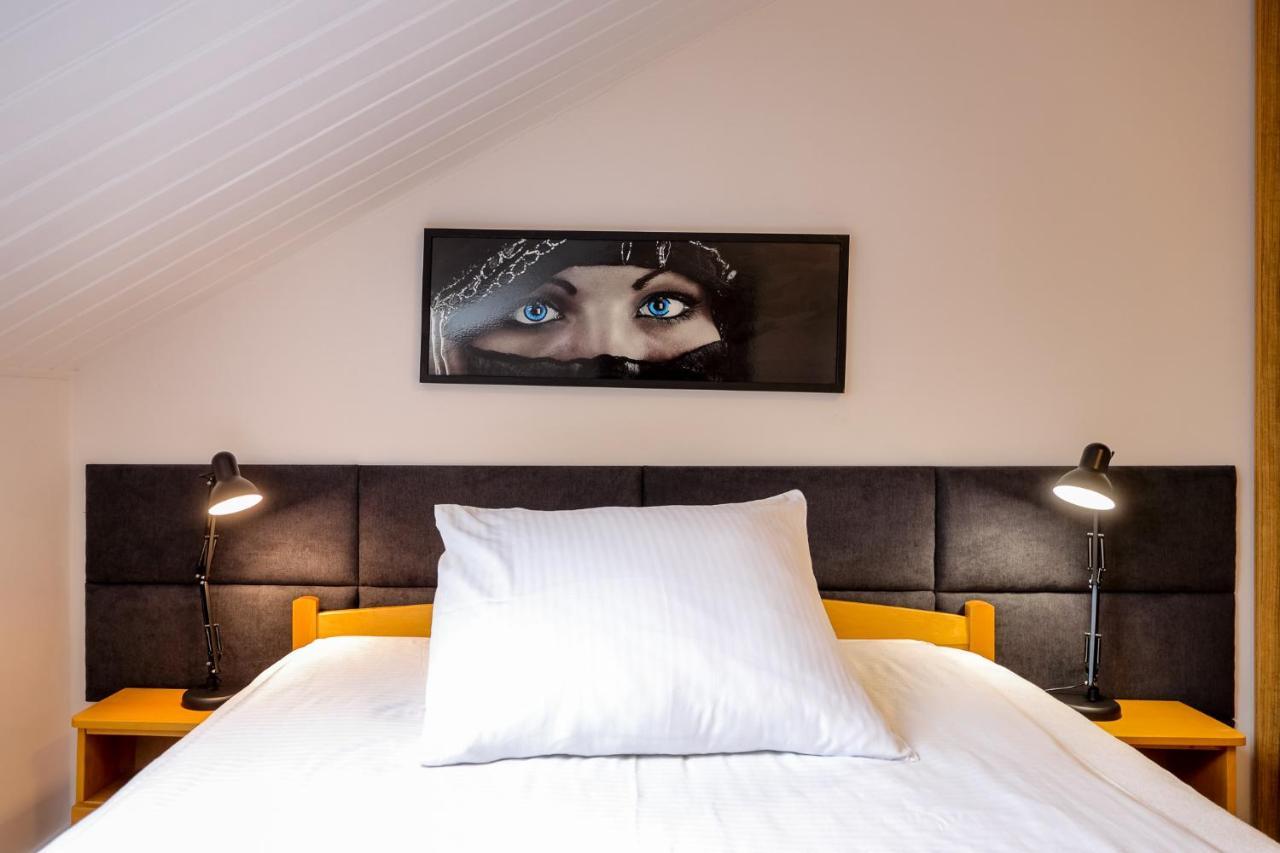 Dworek Rozany Hotel & Restauracja Namysłów Kültér fotó