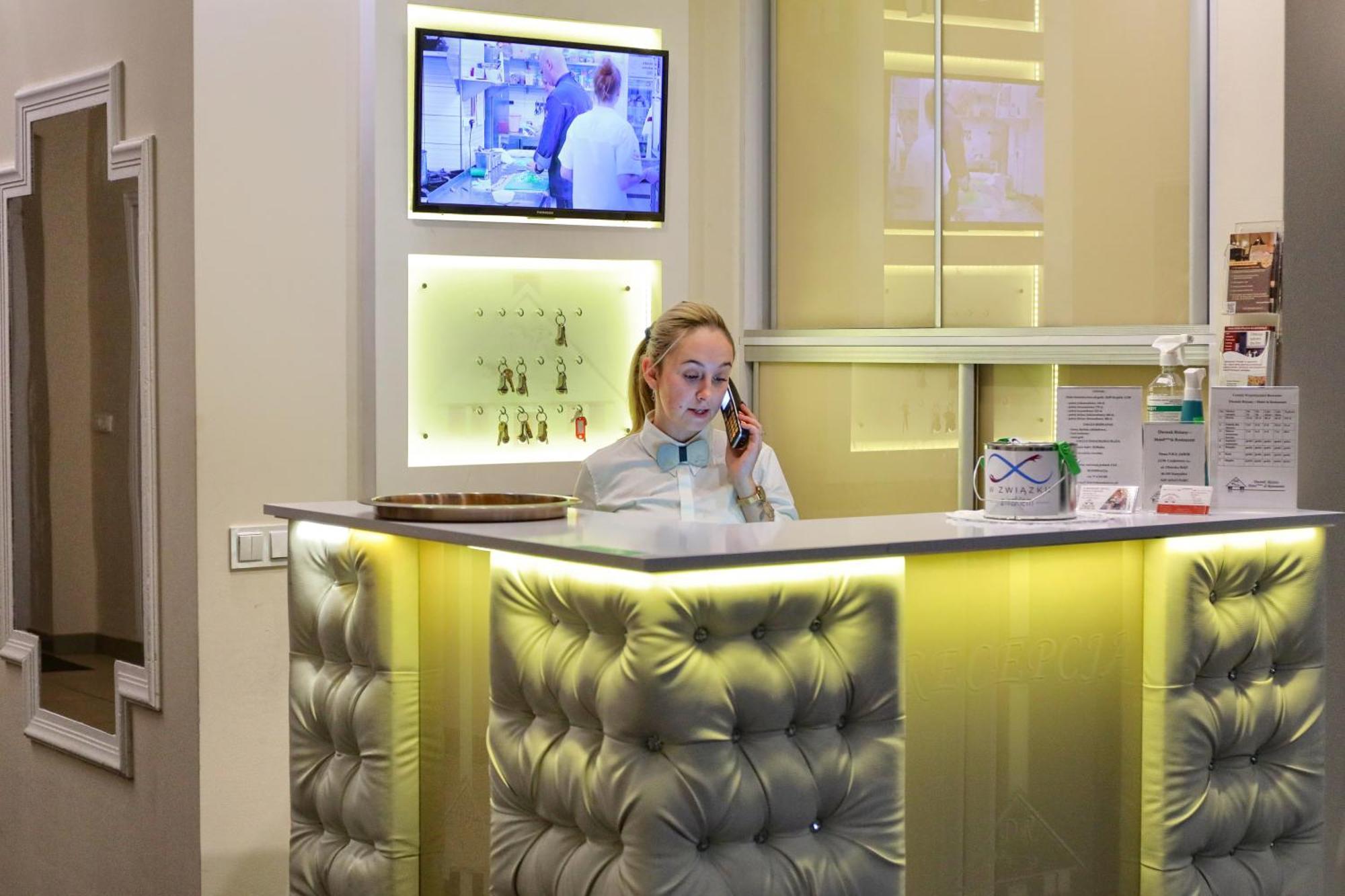 Dworek Rozany Hotel & Restauracja Namysłów Kültér fotó