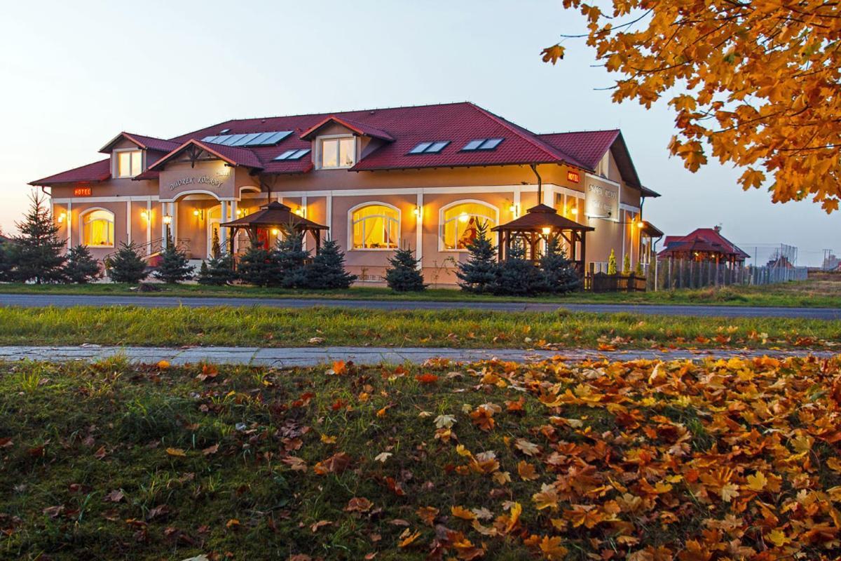 Dworek Rozany Hotel & Restauracja Namysłów Kültér fotó