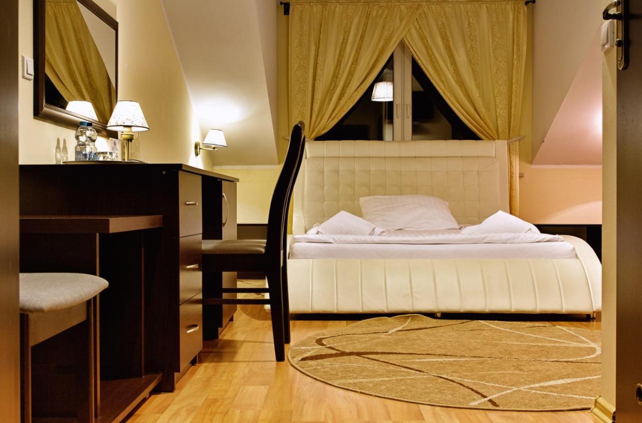 Dworek Rozany Hotel & Restauracja Namysłów Kültér fotó