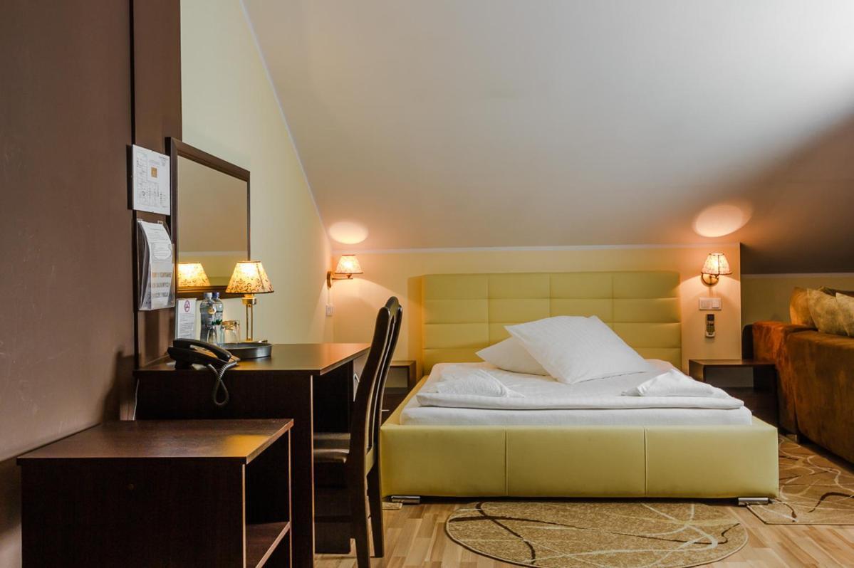 Dworek Rozany Hotel & Restauracja Namysłów Kültér fotó